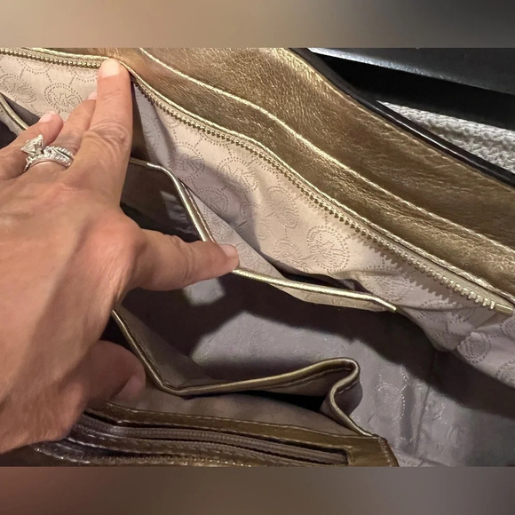 Michael MK patent gold colored leather purse‎ - Picture 15 of 15